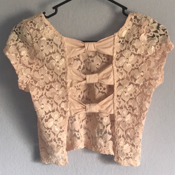 Lace Charlotte Russe Crop Top - Picture 2 of 4